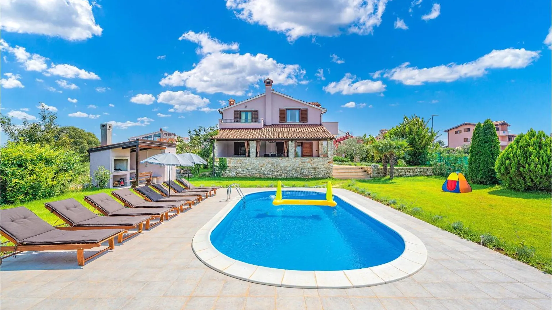 Amazing Home In Bale With Outdoor Swimming Pool