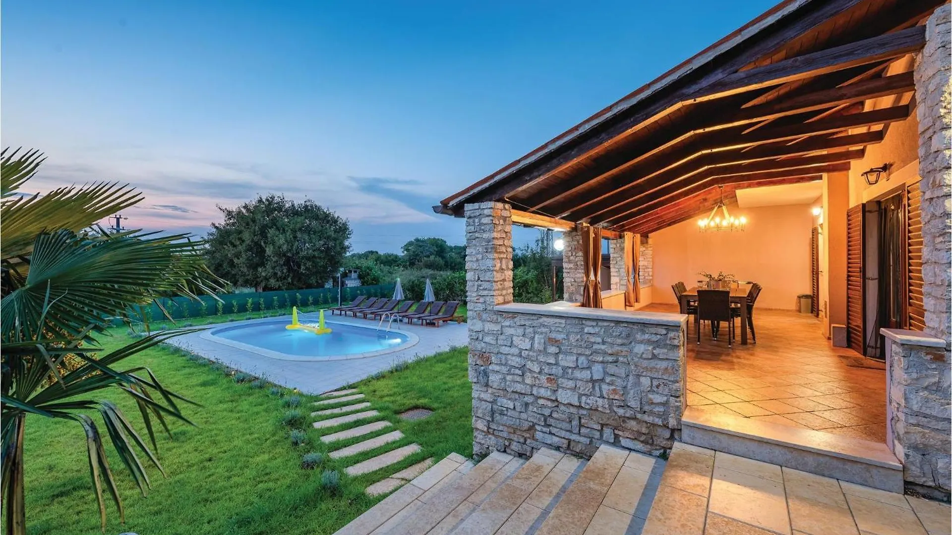 Amazing Home In Bale With Outdoor Swimming Pool 0*,